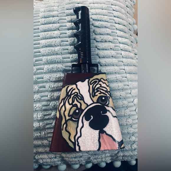 One cowbell for bulldogs fans! - Picture 6 of 7